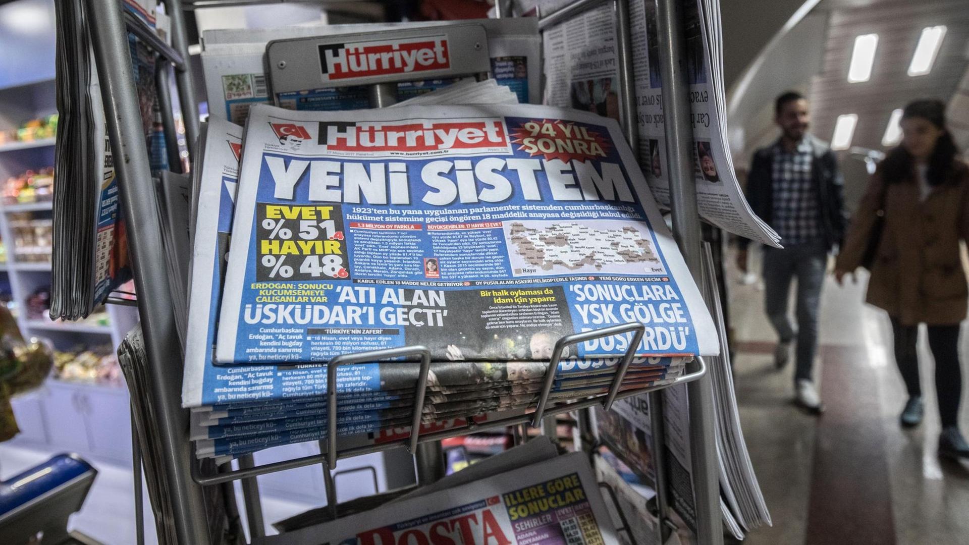 Die liberale Zeitung Hürriyet gehört bald zum regierungsnahen Konzern Demirören. Die liberale Zeitung Hürriyet gehört bald zum regierungsnahen Konzern Demirören.