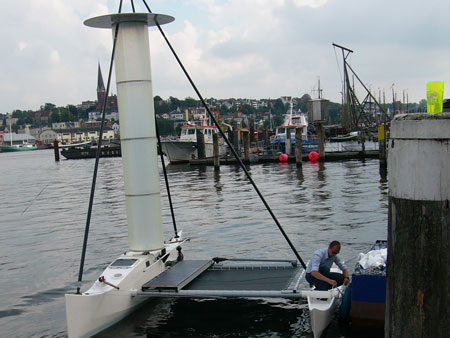 Mit Flettner-Rotoren wird Segeln zum Kinderspiel, das obendrein Geld sparen könnte. Mit Flettner-Rotoren wird Segeln zum Kinderspiel, das obendrein Geld sparen könnte.