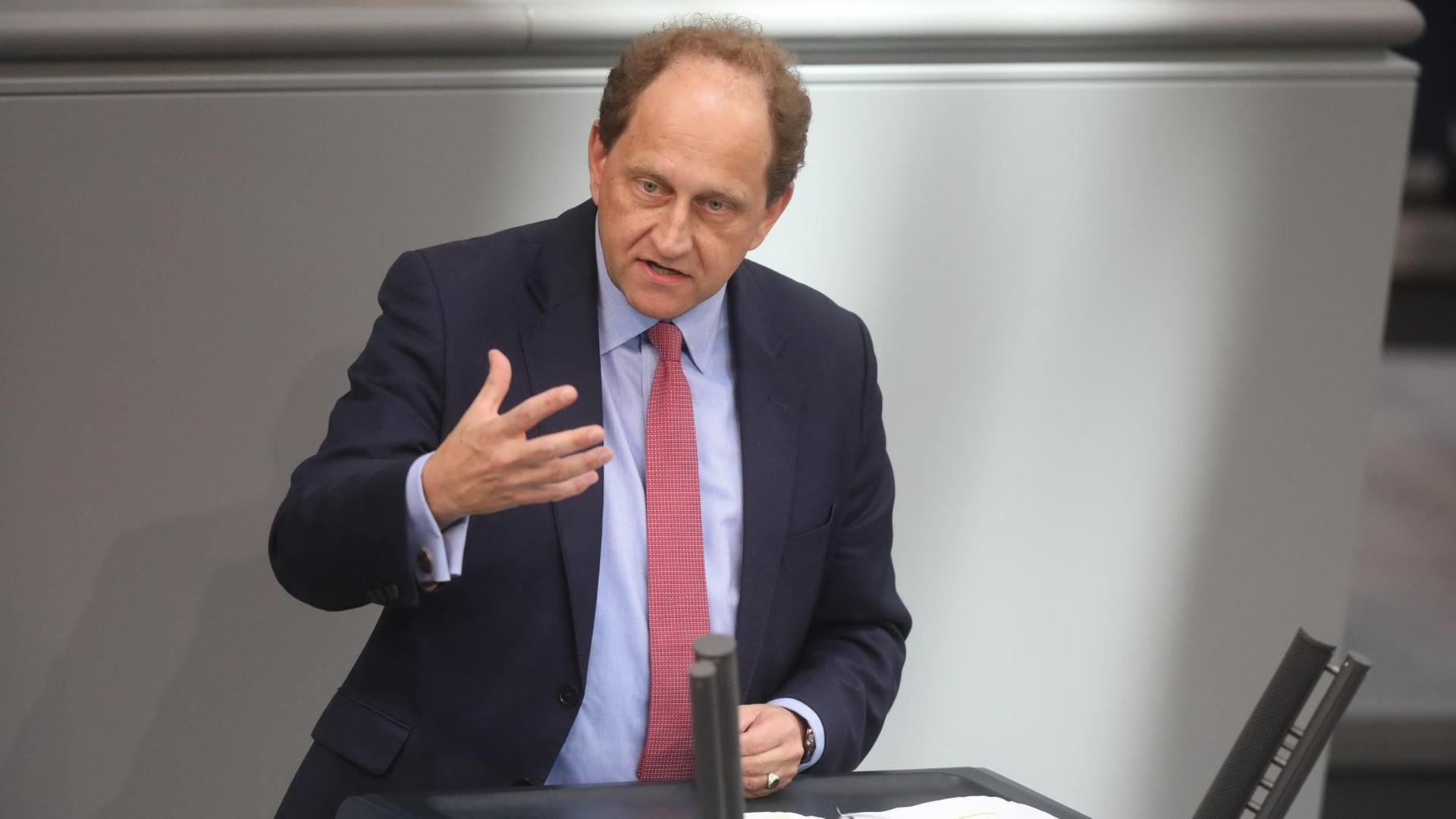 Der Abgeordnete Alexander Graf Lambsdorff (FDP) spricht bei der Generaldebatte im Deutschen Bundestag.