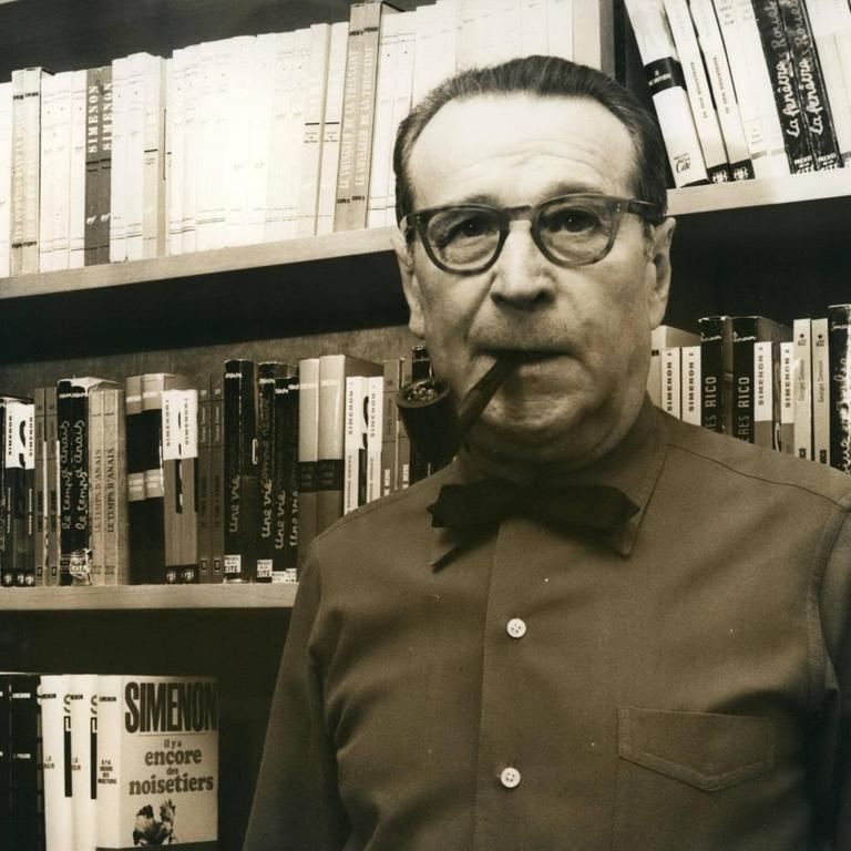 Der berühmte Schriftsteller Georges Simenon, Schöpfer des noch berühmteren Commissaire Maigret Der berühmte Schriftsteller Georges Simenon, Schöpfer des noch berühmteren Commissaire Maigret