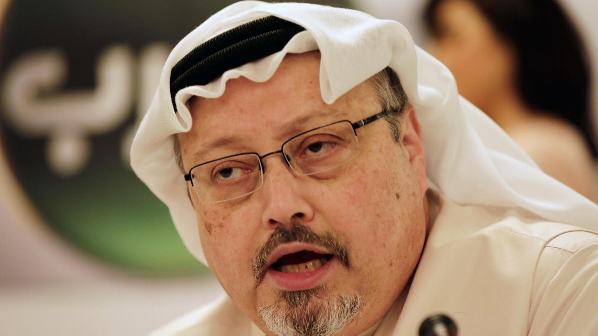 Jamal Khashoggi im Jahr 2014, damals Generalmanager eines neuen arabischen Nachrichtenkanals, spricht auf einer Pressekonferenz on Manama, Bahrain, Monday, Dec. 15, 2014. Jamal Khashoggi im Jahr 2014, damals Generalmanager eines neuen arabischen Nachrichtenkanals, spricht auf einer Pressekonferenz on Manama, Bahrain, Monday, Dec. 15, 2014.