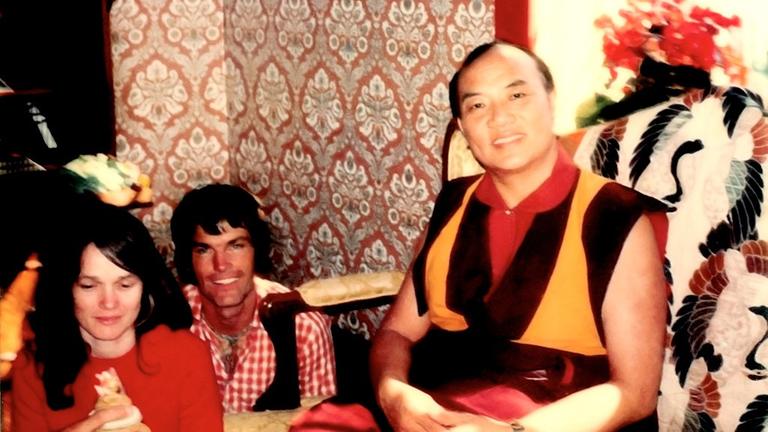 Hannah und Ole Nydahl als Schüler der Buddhistischen Lehre mit dem Karmapa