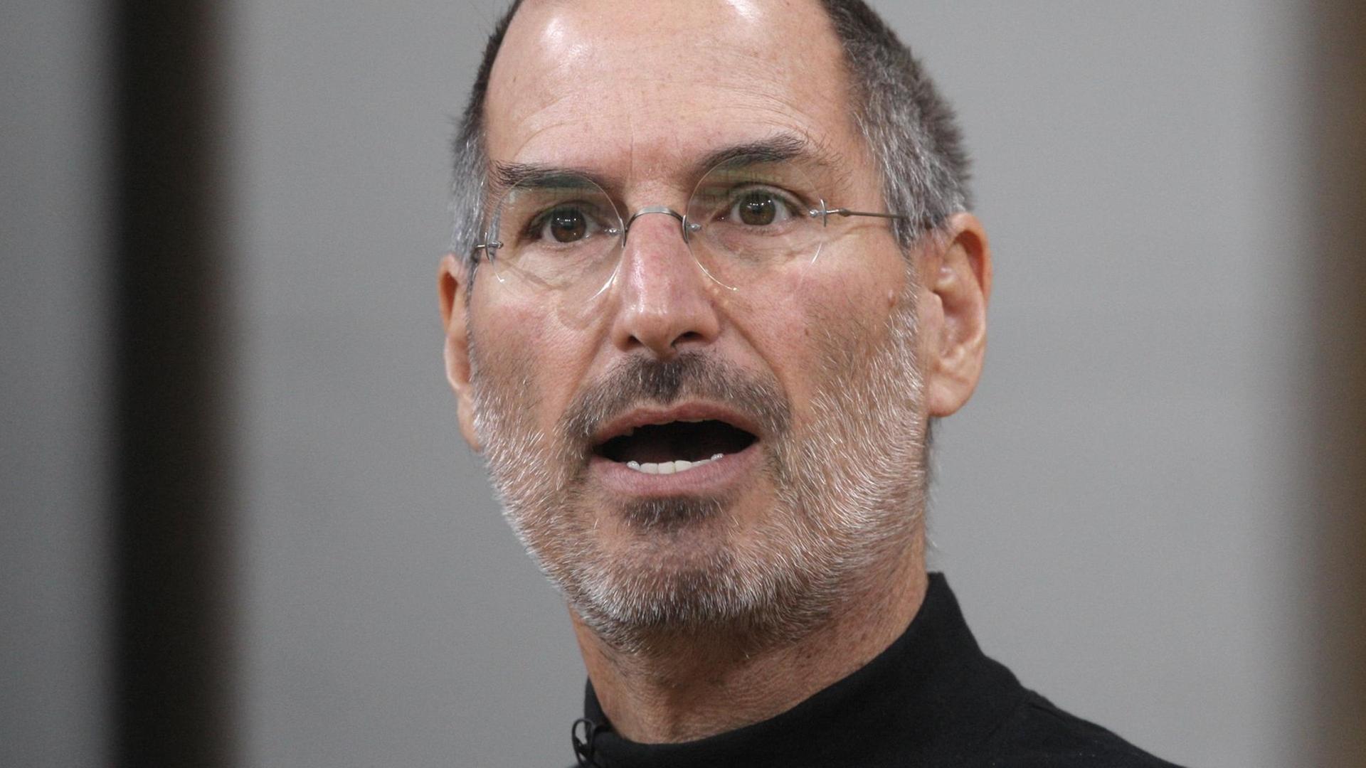 Apple-Chef Steve Jobs, aufgenommen 2007 in Berlin bei der Vorstellung des iPhones. Apple-Chef Steve Jobs, aufgenommen 2007 in Berlin bei der Vorstellung des iPhones.
