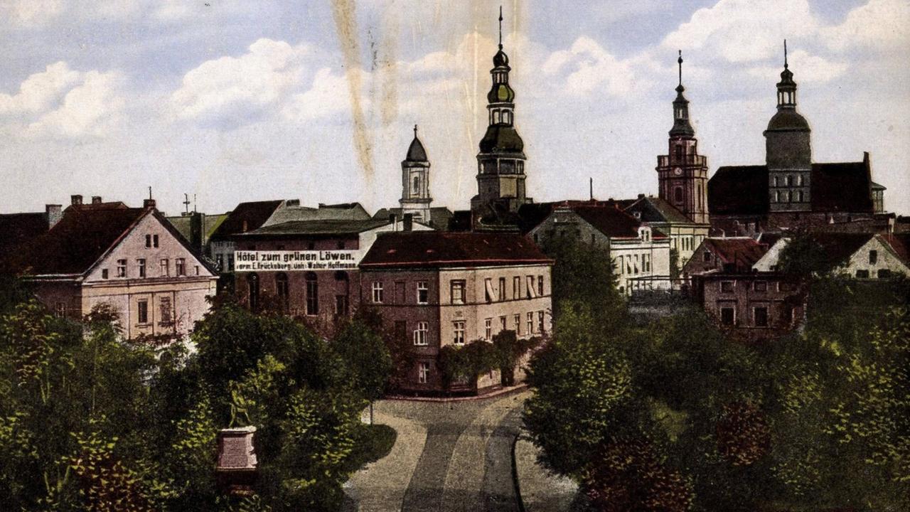 Teilansicht des polnischen Szprotawa, früher Sprottau, in Schlesien in den 1930er-Jahren. AUFNAHMEDATUM GESCHÄTZT Teilansicht des polnischen Szprotawa, früher Sprottau, in Schlesien in den 1930er-Jahren. AUFNAHMEDATUM GESCHÄTZT