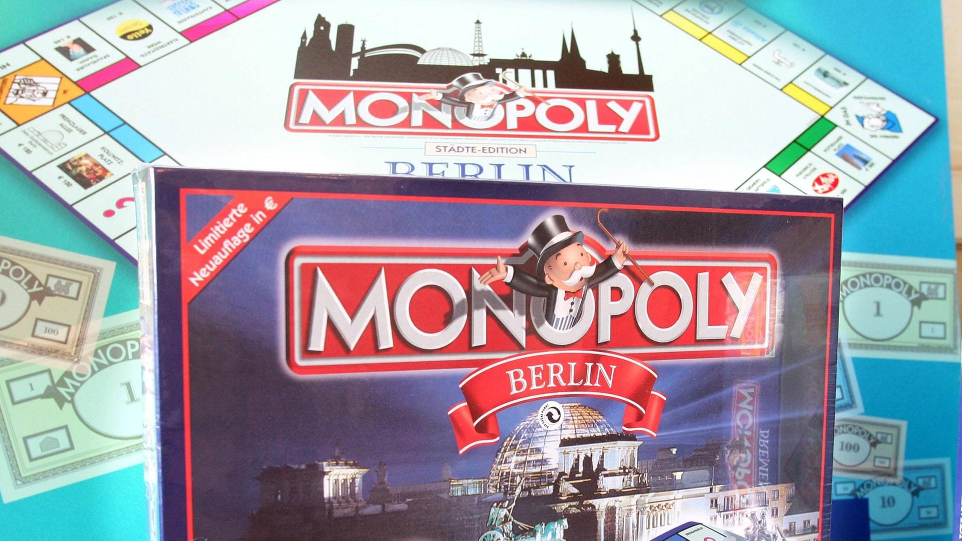 Spiel um die Zukunft: Mieter spielen gegen ihren Vermieter ein imaginäres Monopoly.