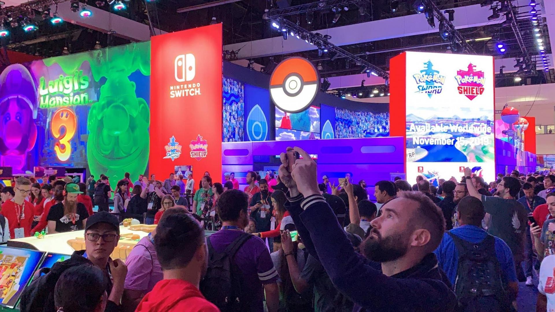 Blick auf die Besuchermasse der E3 Spiele-Messe in Los Angeles Blick auf die Besuchermasse der E3 Spiele-Messe in Los Angeles