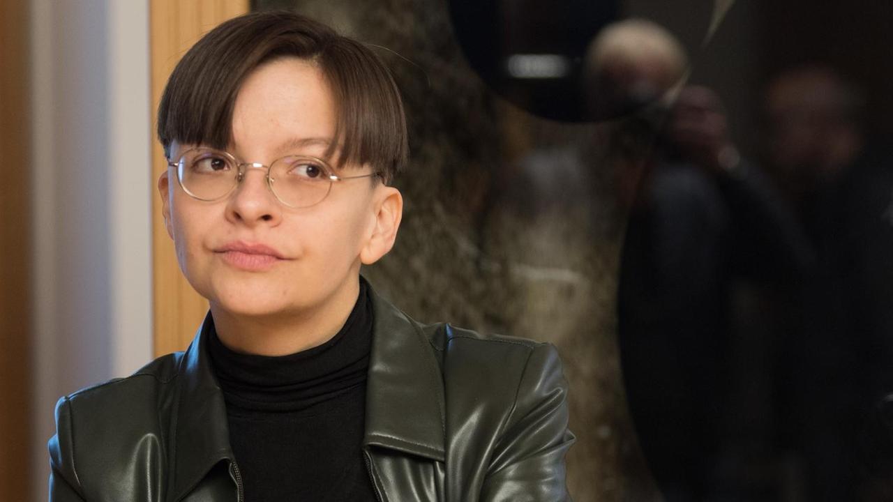 Das Foto zeigt die Künstlerin Henrike Naumann. Das Foto zeigt die Künstlerin Henrike Naumann.