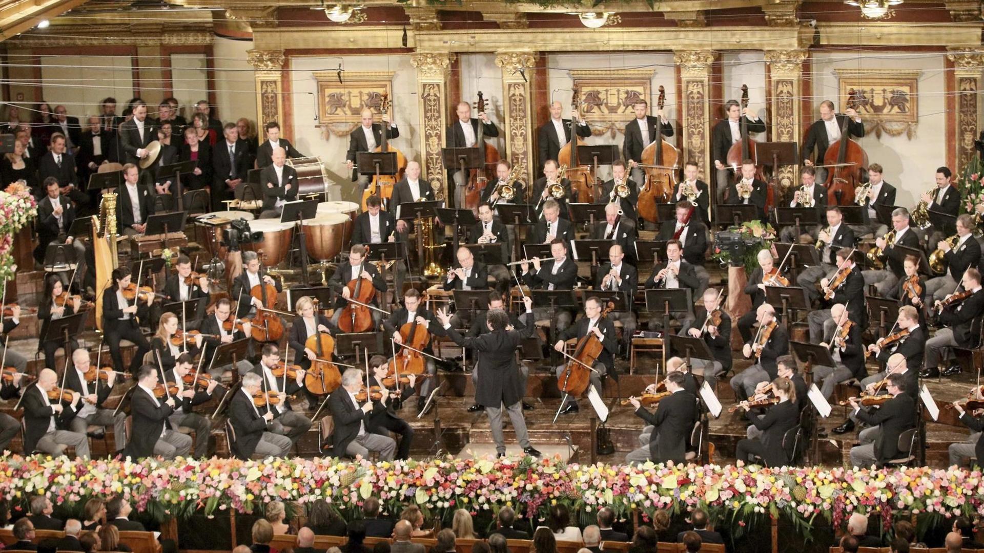 Gustavo Dudamel digirierte das Neujahrskonzert der Wiener Philharmoniker am 1.1.2017. Gustavo Dudamel digirierte das Neujahrskonzert der Wiener Philharmoniker am 1.1.2017.