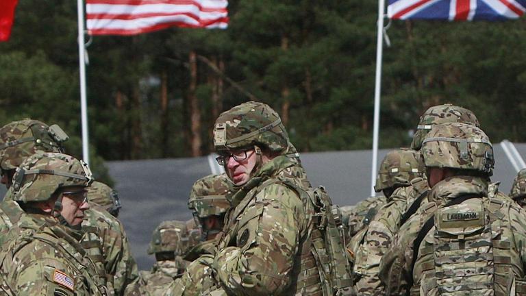 Zunächst 1000 Mann umfasst die multinationale Nato-Truppe zum Schutz der Ostgrenze in Polen. Zunächst 1000 Mann umfasst die multinationale Nato-Truppe zum Schutz der Ostgrenze in Polen.