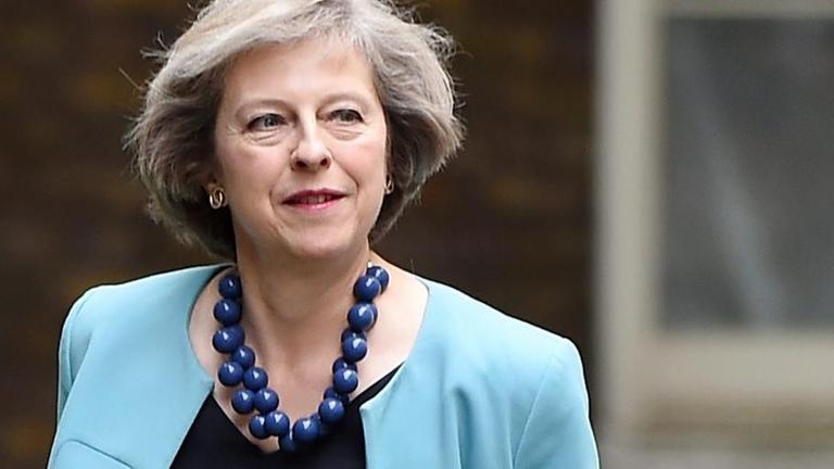 Die britische Innenministerin Theresa May erscheint am 27. Juni 2016 zu einer Kabinettssitzung. Die britische Innenministerin Theresa May erscheint am 27. Juni 2016 zu einer Kabinettssitzung.