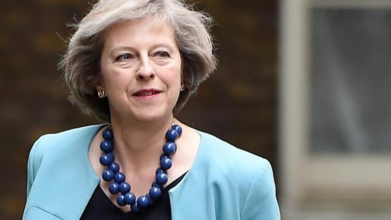 Die britische Innenministerin Theresa May erscheint am 27. Juni 2016 zu einer Kabinettssitzung. Die britische Innenministerin Theresa May erscheint am 27. Juni 2016 zu einer Kabinettssitzung.