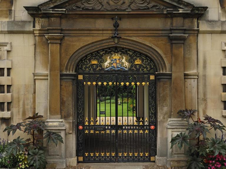 Eingangstor zum Garten vom "Christ's College", St. Andrews Street, Cambridge, Cambridgeshire.