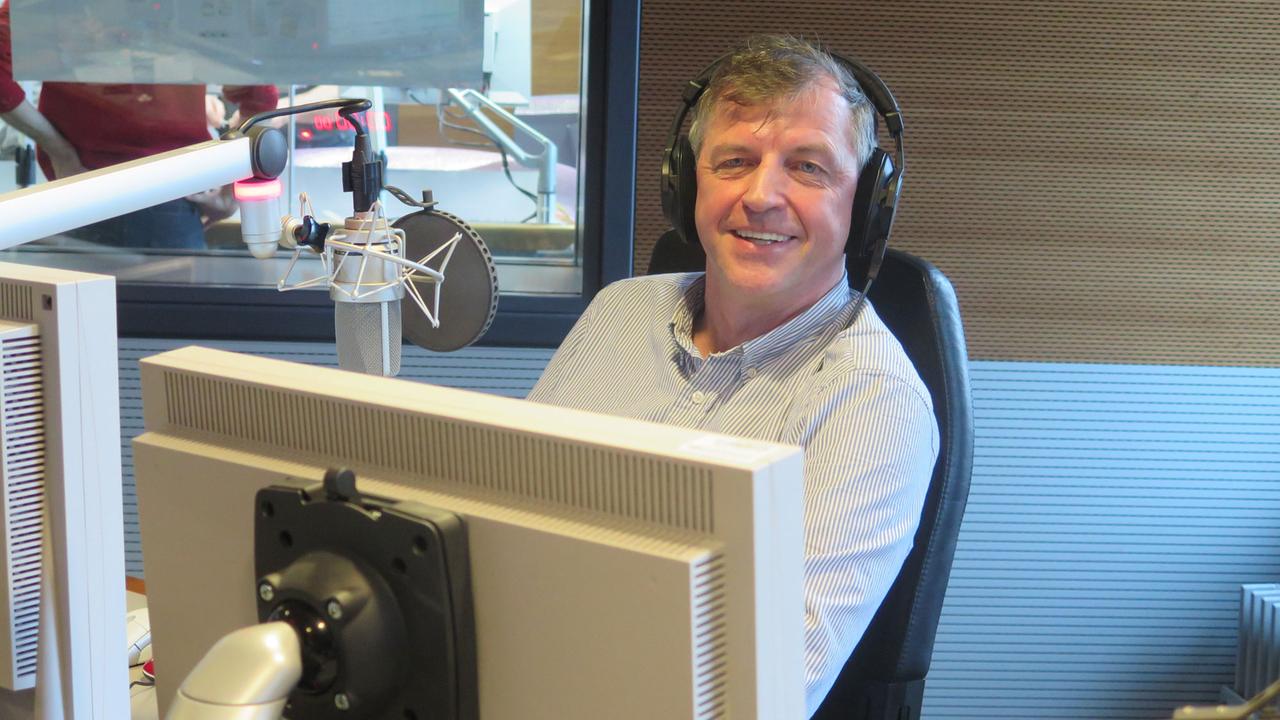 Der Künstler Wolfgang Müller im Studio von Deutschlandfunk Kultur. Der Künstler Wolfgang Müller im Studio von Deutschlandfunk Kultur.