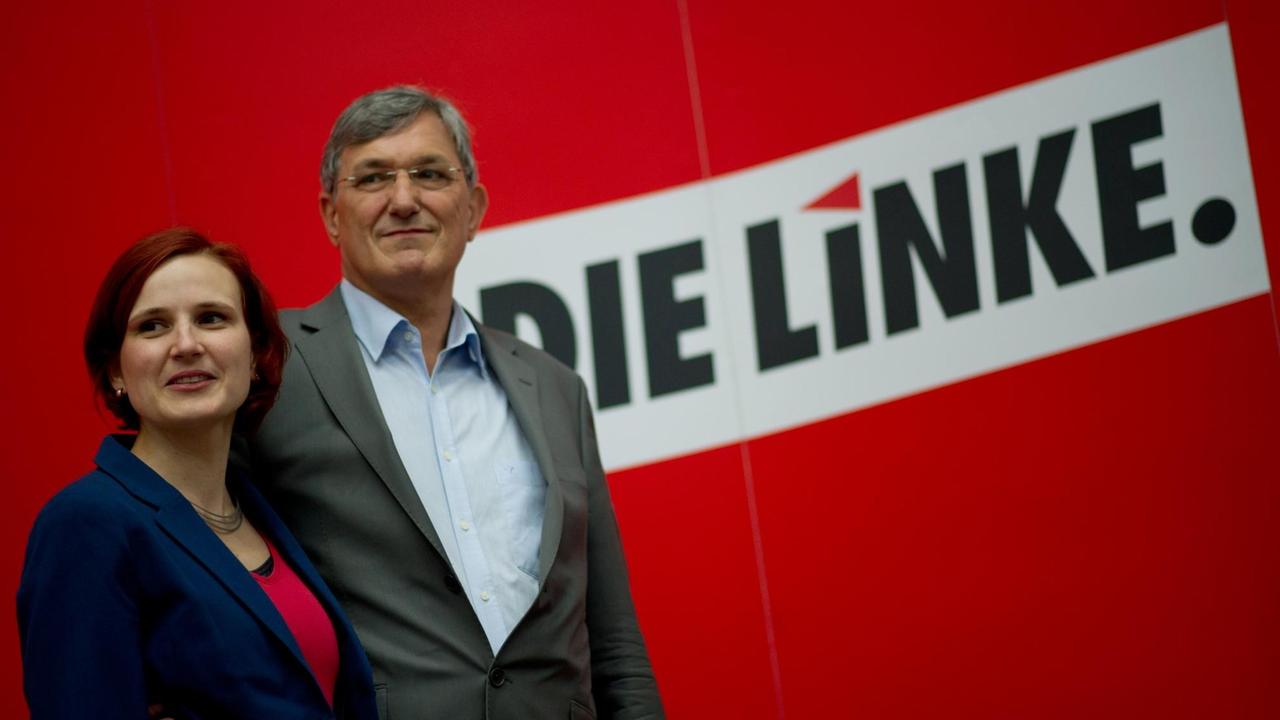 Bernd Riexinger (r) und Katja Kipping, vor einem Wahlplakat ihrer Partei Die Linke. Bernd Riexinger (r) und Katja Kipping, vor einem Wahlplakat ihrer Partei Die Linke.