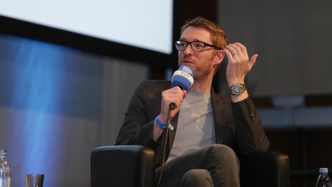 Matthias Daniel, Chefredakteur des Medienmagazins "journalist" diskutiert beim 3. Kölner Forum für Journalismuskritik Matthias Daniel, Chefredakteur des Medienmagazins "journalist" diskutiert beim 3. Kölner Forum für Journalismuskritik