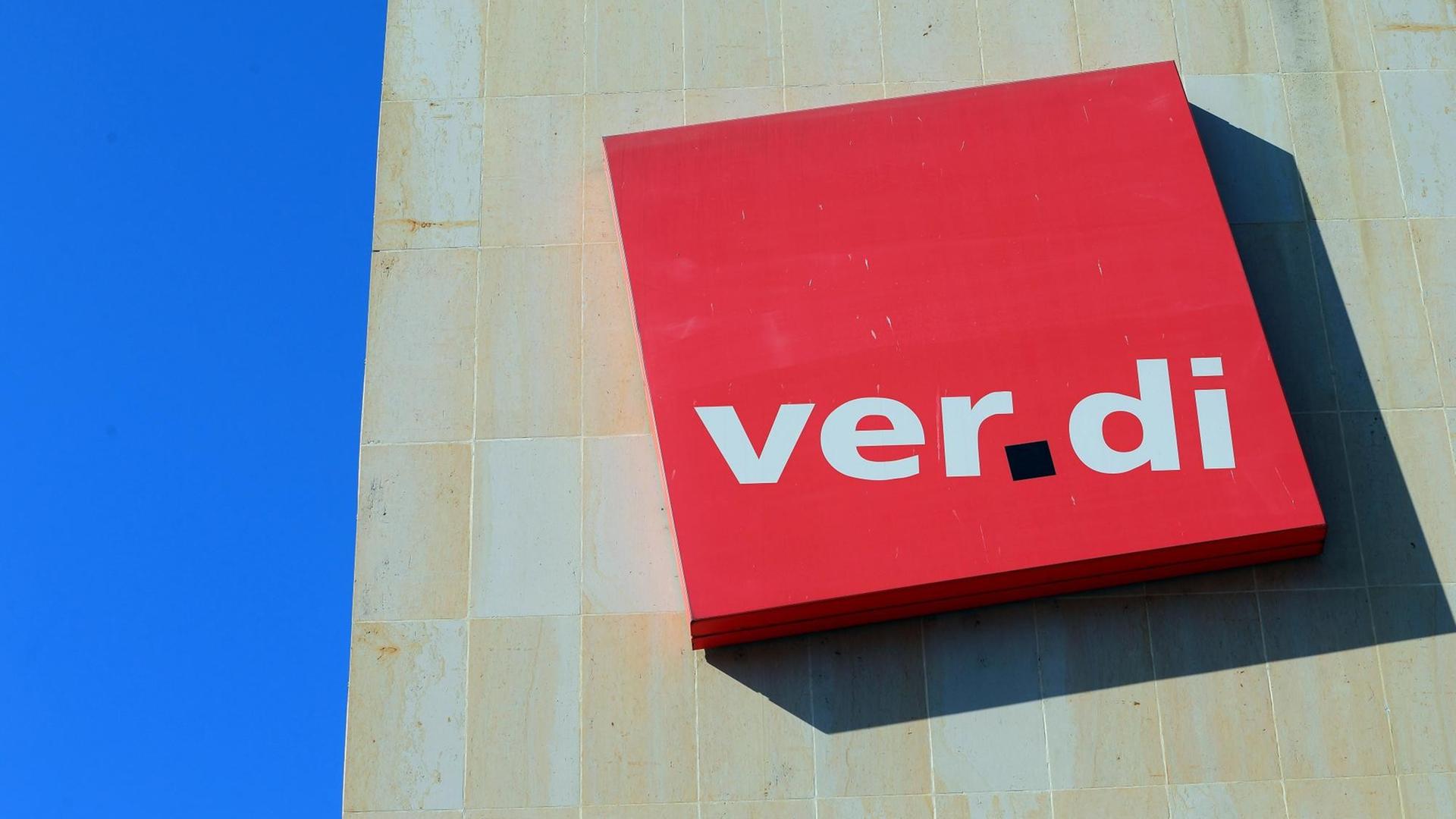 Das Verdi Logo in Magdeburg Das Verdi Logo in Magdeburg