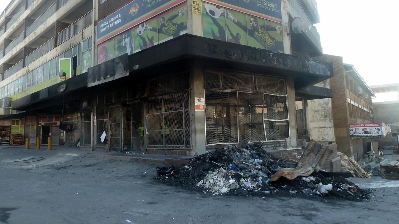 Einer der ausgebrannten Läden in Isipingo