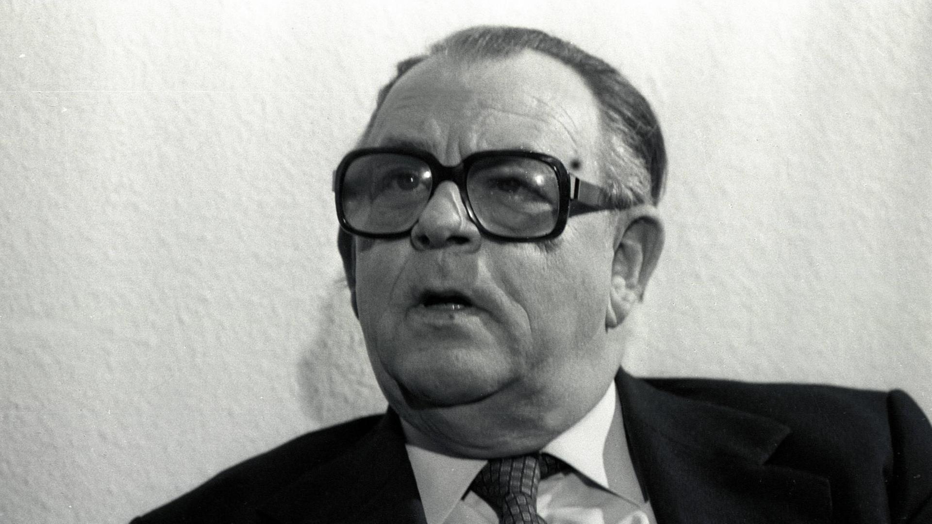 Hans-Jürgen Wischnewski, stellvertretender Bundesvorsitzender der SPD 1981. Hans-Jürgen Wischnewski, stellvertretender Bundesvorsitzender der SPD 1981.