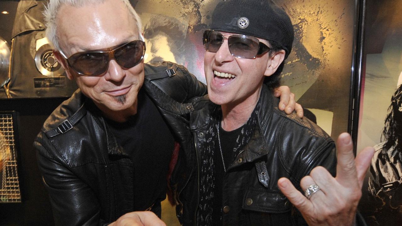 Scorpions-Gitarrist Rudolf Schenker (links) und Sänger Klaus Meine Scorpions-Gitarrist Rudolf Schenker (links) und Sänger Klaus Meine