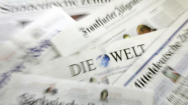 Verschiedene deutsche Tageszeitungen liegen zur Presseschau bereit.