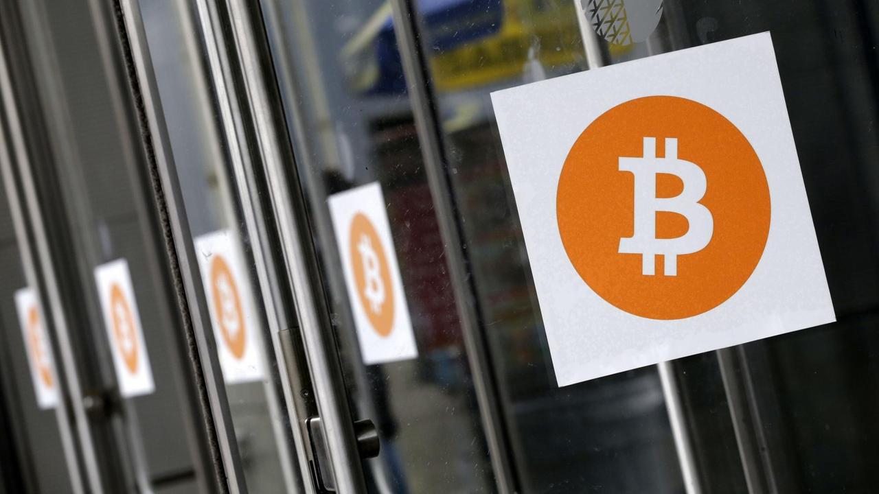 Das Archivbild von 2014 zeigt das Bitcoin-Logo, ein weißes "B" auf orangefarbenem Grund. Das Archivbild von 2014 zeigt das Bitcoin-Logo, ein weißes "B" auf orangefarbenem Grund.