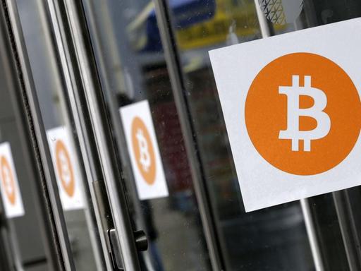 Das Archivbild von 2014 zeigt das Bitcoin-Logo, ein weißes "B" auf orangefarbenem Grund.