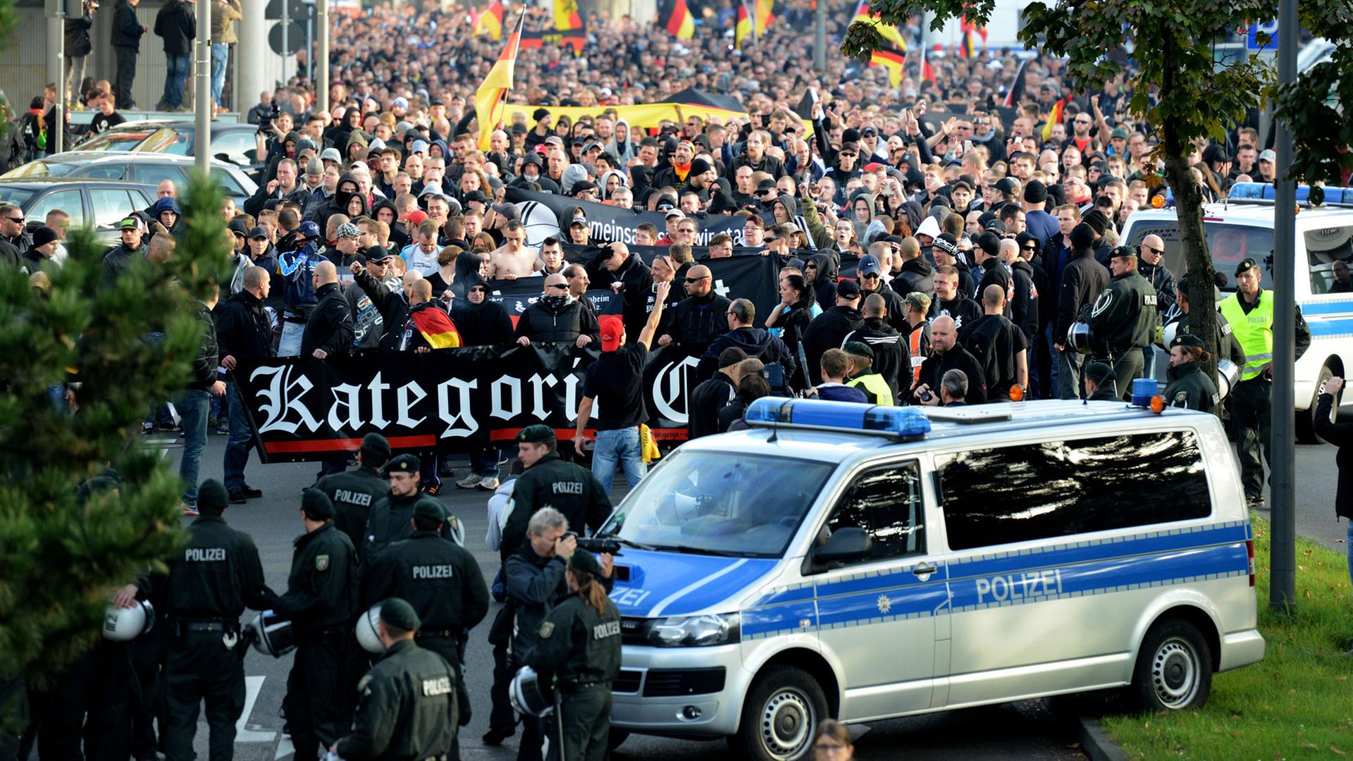 Demo gegen Salafisten in Köln