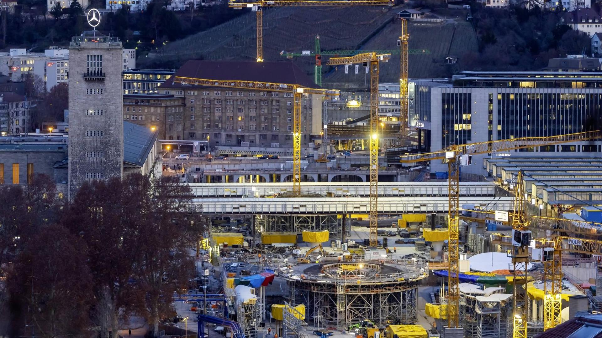 Die Baustelle Stuttgart 21: Hier entsteht der neue Durchgangsbahnhof. Die Baustelle Stuttgart 21: Hier entsteht der neue Durchgangsbahnhof.