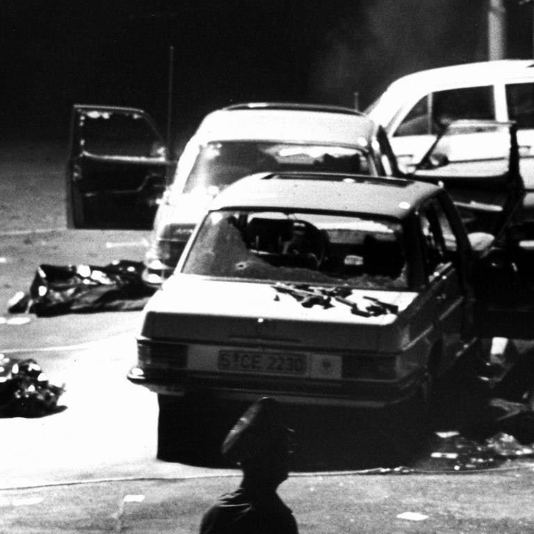 Am 5. September 1977 entführten Terroristen der Roten Armee Fraktion (RAF) den damaligen Arbeitgeberpräsidenten Hanns Martin Schleyer. Blick auf den Tatort in Köln. Drei Polizisten und der Fahrer starben bei der Geiselnahme.
