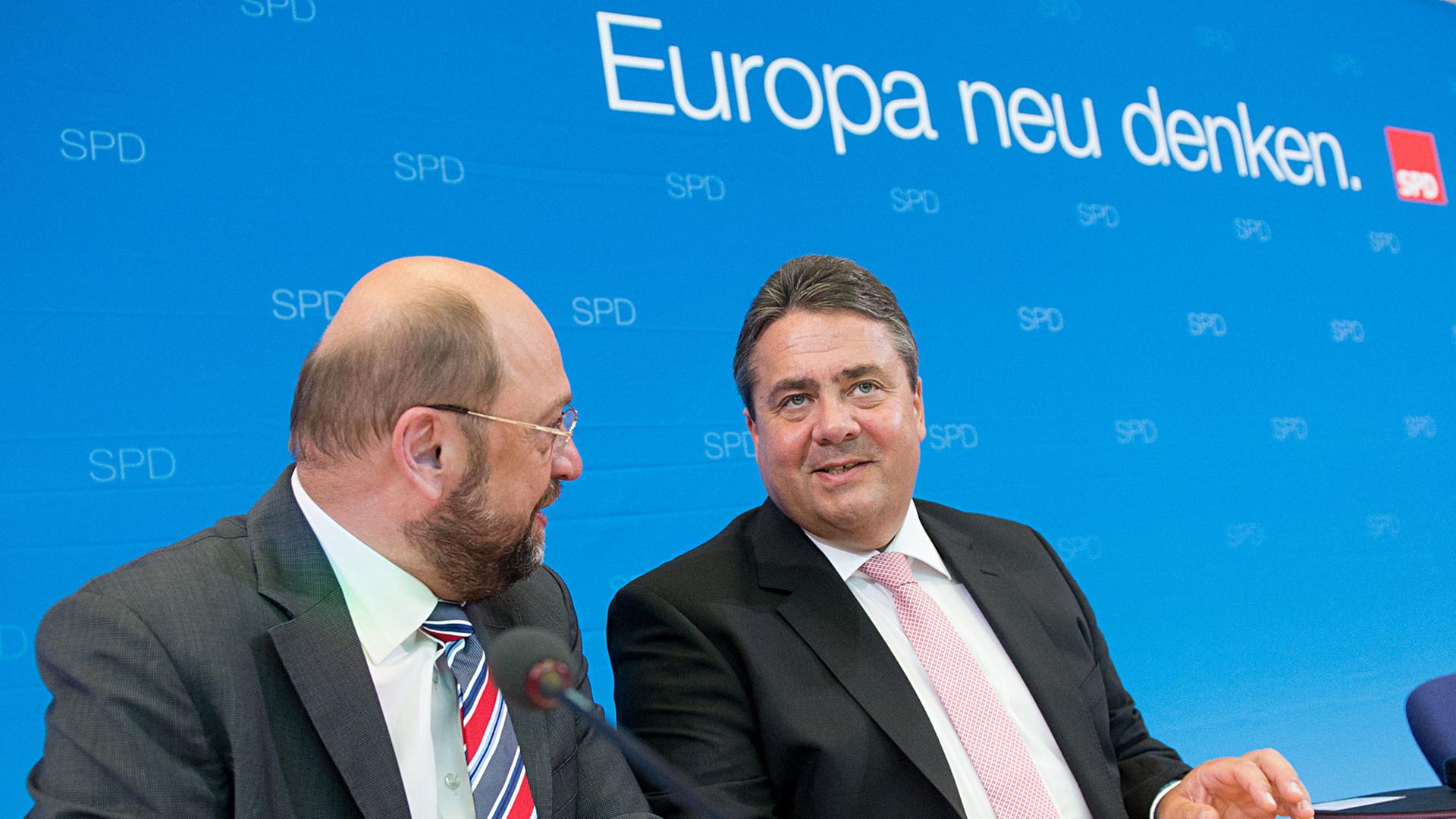 SPE-Fraktionschef Martin Schulz und Vizekanzler Sigmar Gabriel bei einer Sitzung des SPD-Vorstandes.