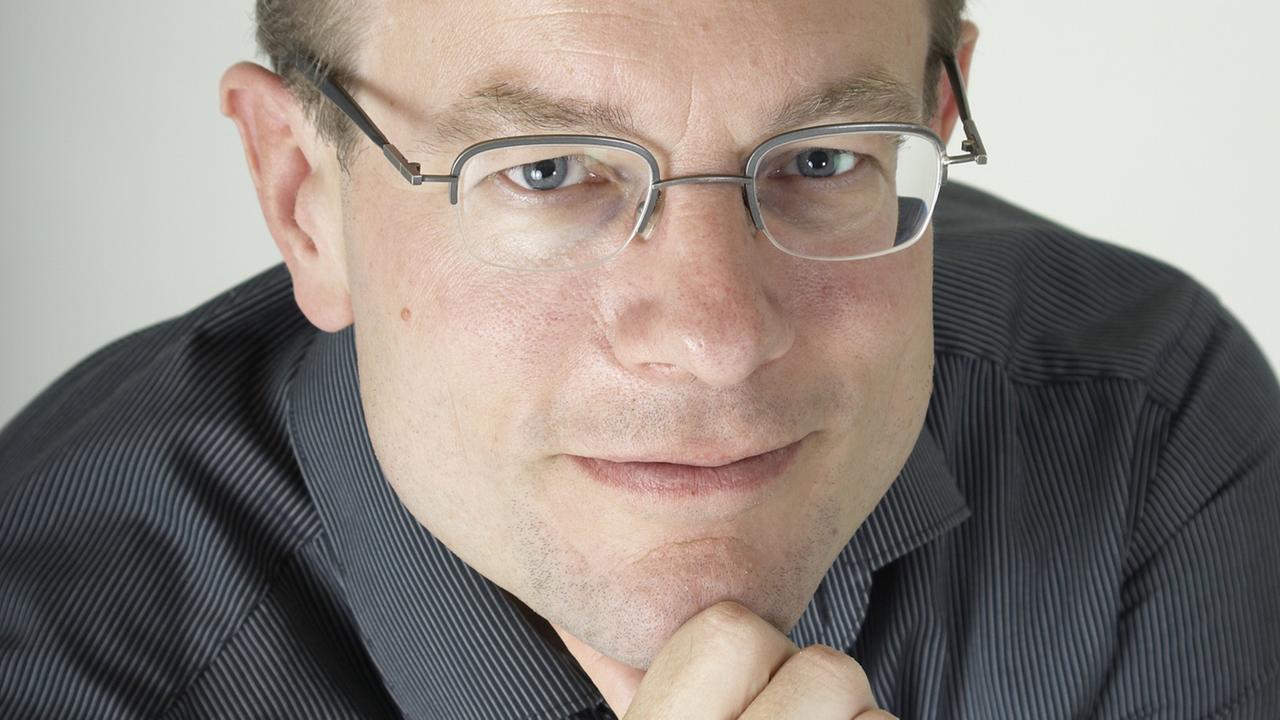 Jan-Heiner Tück ist römisch-katholischer Theologe und Hochschullehrer. An der Katholisch-Theologischen Fakultät der Universität Wien hat er eine neue „Poetikdozentur“ begründet. Jan-Heiner Tück ist römisch-katholischer Theologe und Hochschullehrer. An der Katholisch-Theologischen Fakultät der Universität Wien hat er eine neue „Poetikdozentur“ begründet.