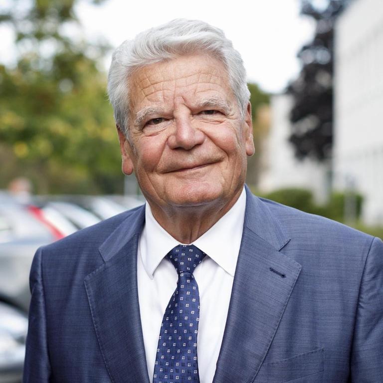 Joachim Gauck bei der Ankunft zur ARD-Talkshow 'maischberger. die woche' im WDR Studio BS 3. Köln, 14.08.2019 Joachim Gauck bei der Ankunft zur ARD-Talkshow 'maischberger. die woche' im WDR Studio BS 3. Köln, 14.08.2019