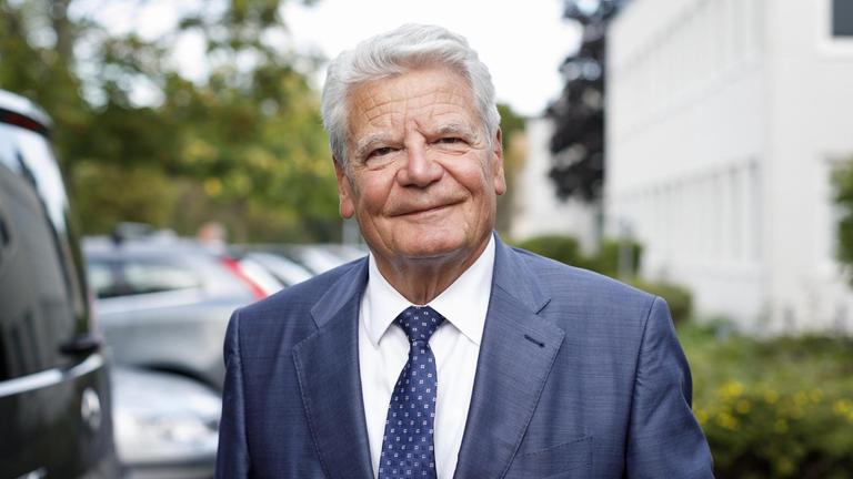 Joachim Gauck bei der Ankunft zur ARD-Talkshow 'maischberger. die woche' im WDR Studio BS 3. Köln, 14.08.2019 Joachim Gauck bei der Ankunft zur ARD-Talkshow 'maischberger. die woche' im WDR Studio BS 3. Köln, 14.08.2019