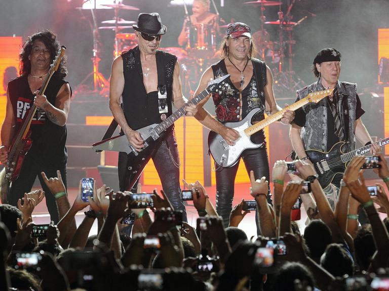 Die Scorpions bei einem Konzert in Beirut