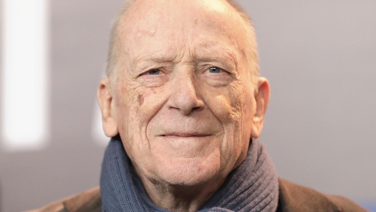 Der deutsche Drehbuchautor, Regisseur und Schriftsteller Wolfgang Kohlhaase bei einer Pressekonferenz zu seinem Film "In Zeiten abnehmenden Lichts" auf den 67. Internationalen Filmfestspielen in Berlin am 16.02.2017. Der deutsche Drehbuchautor, Regisseur und Schriftsteller Wolfgang Kohlhaase bei einer Pressekonferenz zu seinem Film "In Zeiten abnehmenden Lichts" auf den 67. Internationalen Filmfestspielen in Berlin am 16.02.2017.