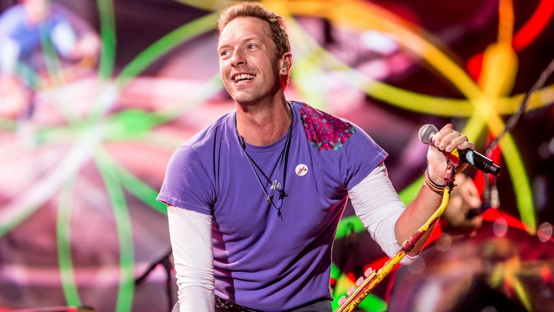 Coldplay-Sänger Chris Martin bei einem Konzert in Mailand. Coldplay-Sänger Chris Martin bei einem Konzert in Mailand.