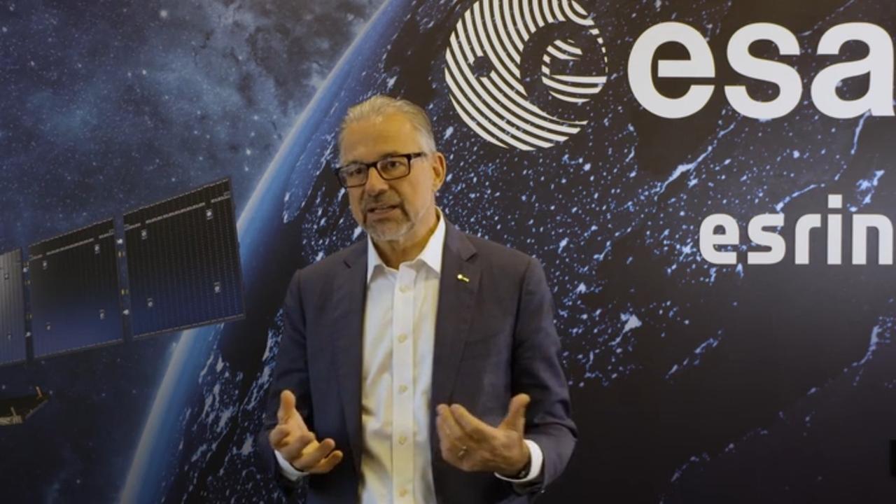 Bald ESA-Generaldirektor? Josef Aschbacher ist bisher der Mann für die Erdbeobachtung Bald ESA-Generaldirektor? Josef Aschbacher ist bisher der Mann für die Erdbeobachtung