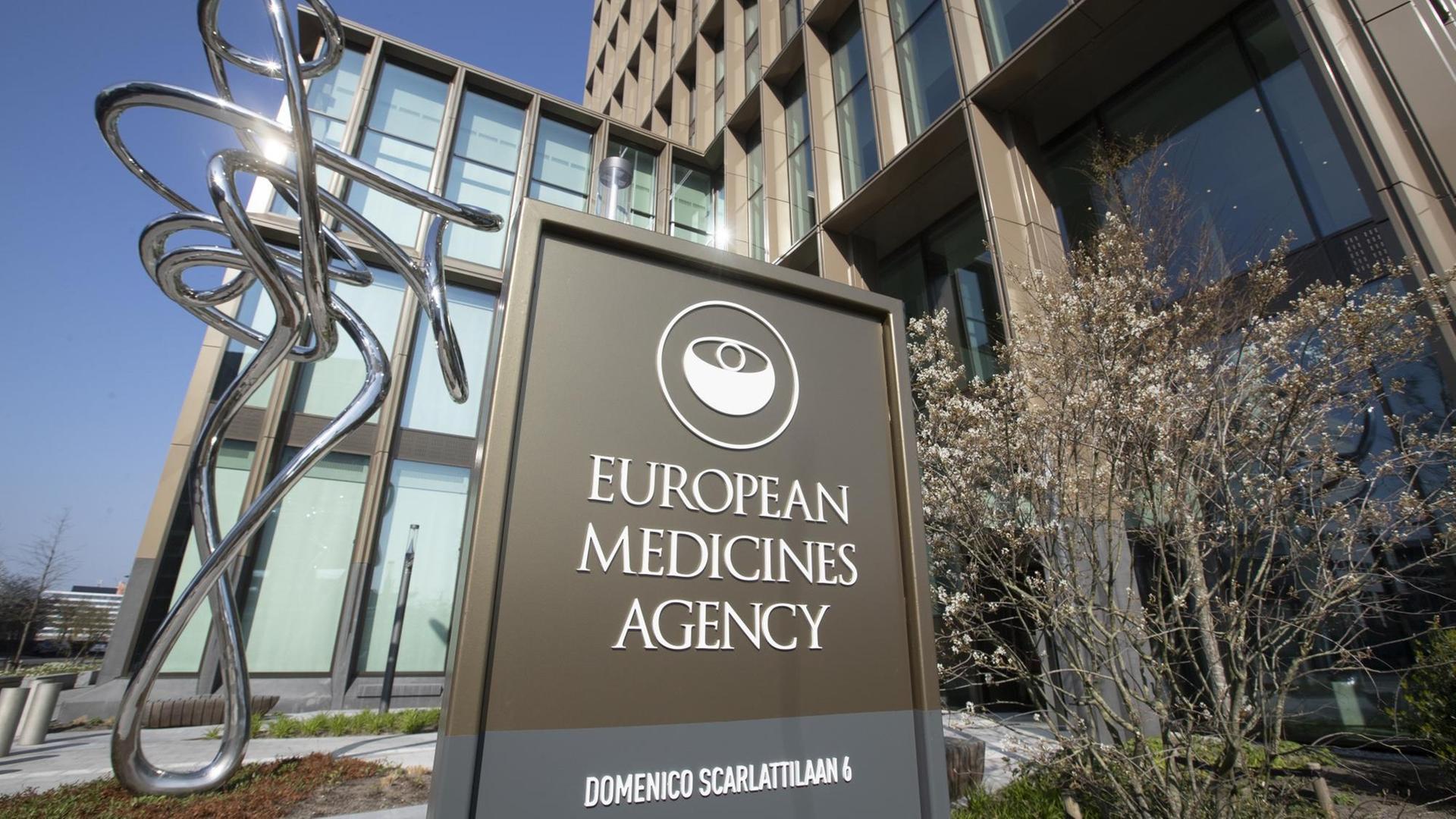 Der Eingangsbereich der Europäischen Arzneimittelbehörde (EMA) im Amsterdam. Der Eingangsbereich der Europäischen Arzneimittelbehörde (EMA) im Amsterdam.