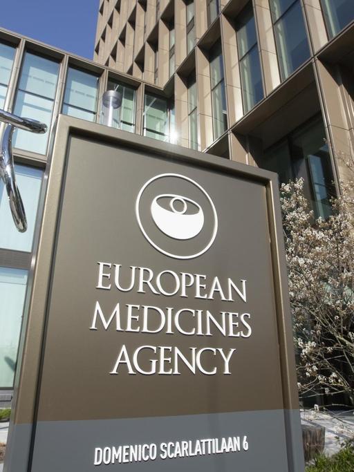 Der Eingangsbereich der Europäischen Arzneimittelbehörde (EMA) im Amsterdam.