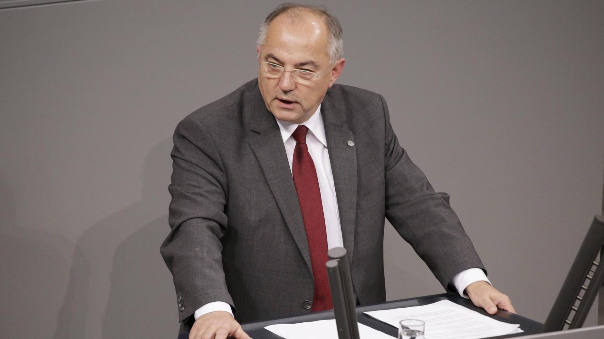 Josip Juratovic, SPD, spricht am 22. November 2017 im Deutschen Bundestag