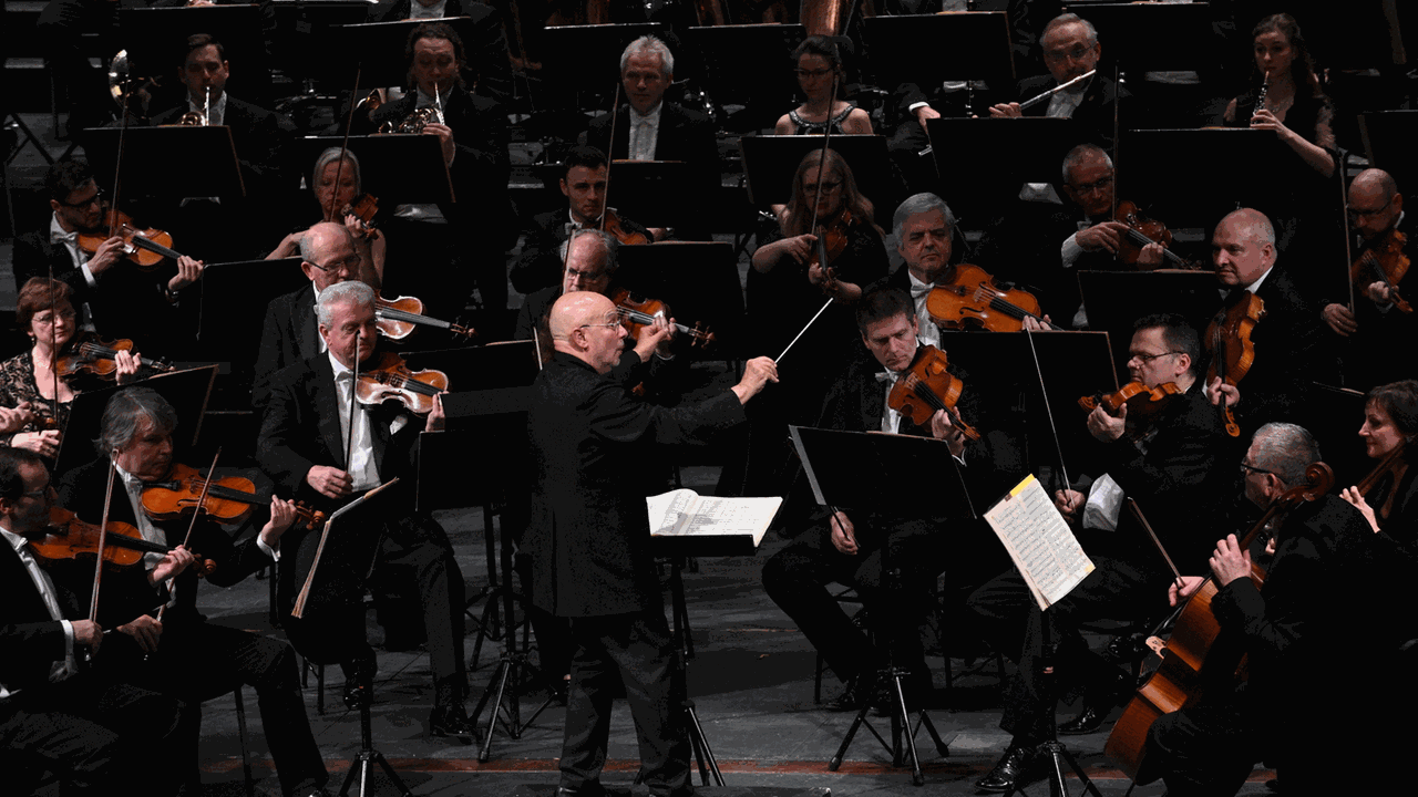 Der Dirigent Dennis Russell Davies bei der Philharmonie Brünn am 1.1.2020
