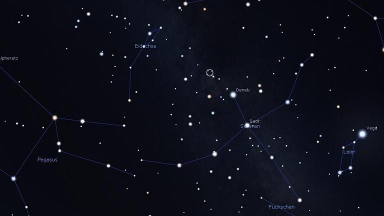 Die Nova Cygni leuchtete vor 45 Jahren etwas oberhalb von Deneb im Schwan auf. Die Nova Cygni leuchtete vor 45 Jahren etwas oberhalb von Deneb im Schwan auf.