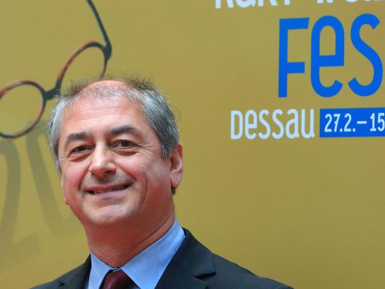 Michael Kaufmann, Intendant des Kurt-Weill-Festes, während einer Pressekonferenz zu den Festspielen 2015 in Dessau-Roßlau.