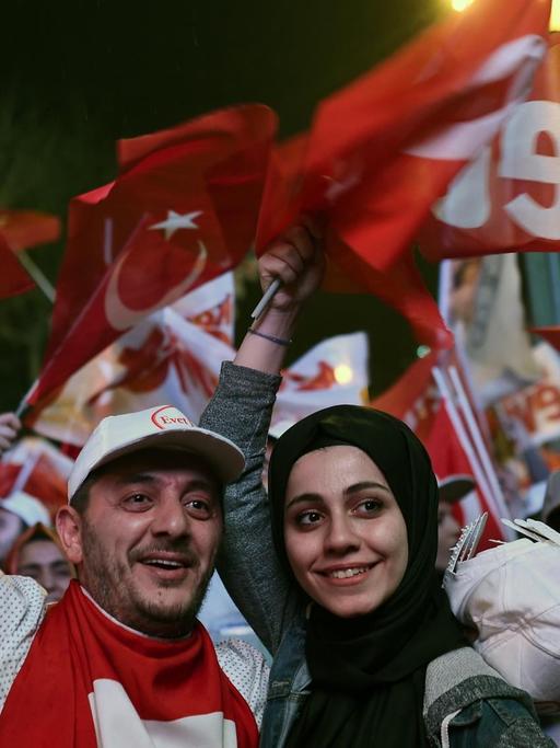 Feiernde AKP-Anhänger in Ankara