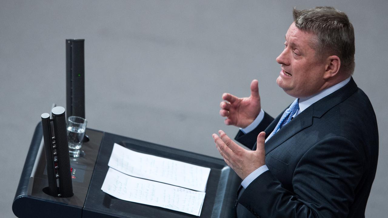 Bundesgesundheitsminister Hermann Gröhe bei einer Rede zur Sterbehilfe im Bundestag am 13.11.2014.