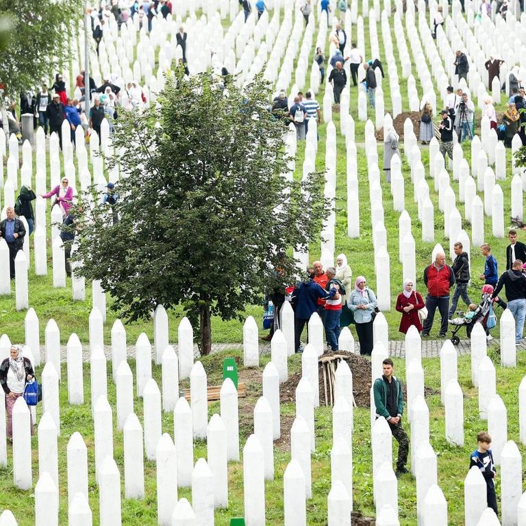 Memorial Center in Potocari, Bosnia and Herzegovina 11.07.2019., Potocari, Bosnia i Herzegovina - Family members grieving at the Memorial Center in Potocari. A few thousand people came to Potocari for the 24th annual commemoration for the victims of Srebrenica genocide. PUBLICATIONxINxGERxSUIxAUTxHUNxONLY ArminxDurgut/PIXSELL