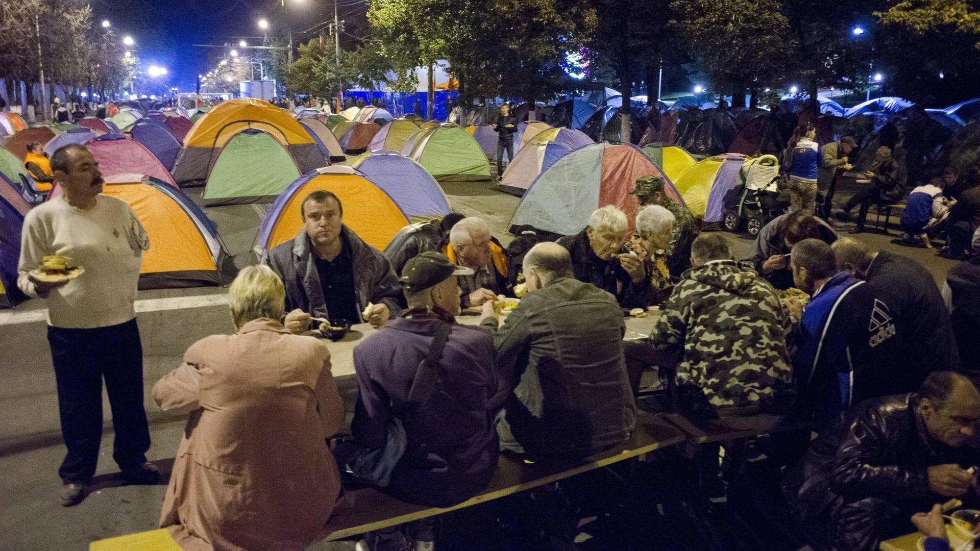 Ein Zeltlager bei einer Protestkundgebung in Chisinau, der Hauptstadt von Moldau. Ein Zeltlager bei einer Protestkundgebung in Chisinau, der Hauptstadt von Moldau.