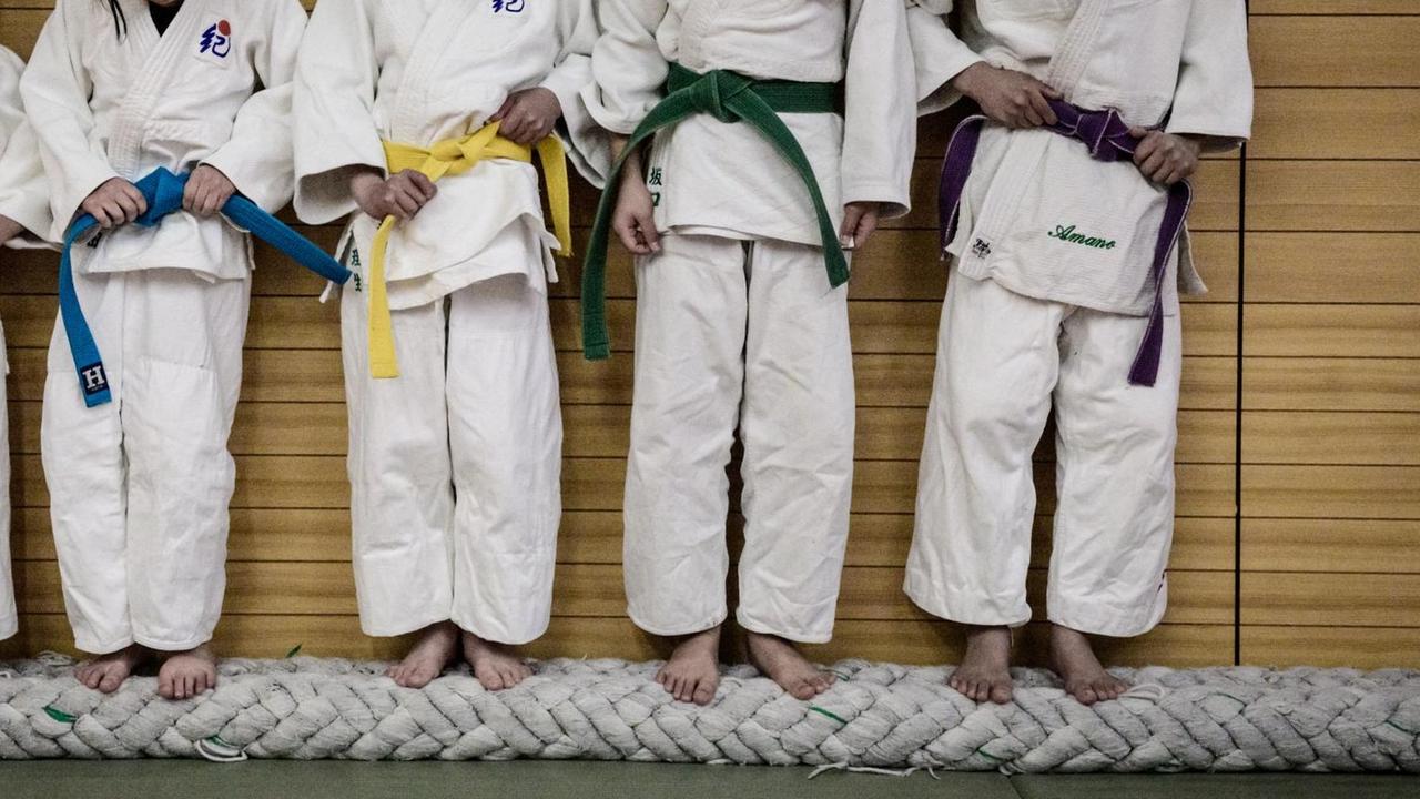 Der Verein "Athleten Deutschland" will eine Anlaufstelle für Betroffene von Gewalt im Sport einrichten. Der Verein "Athleten Deutschland" will eine Anlaufstelle für Betroffene von Gewalt im Sport einrichten.