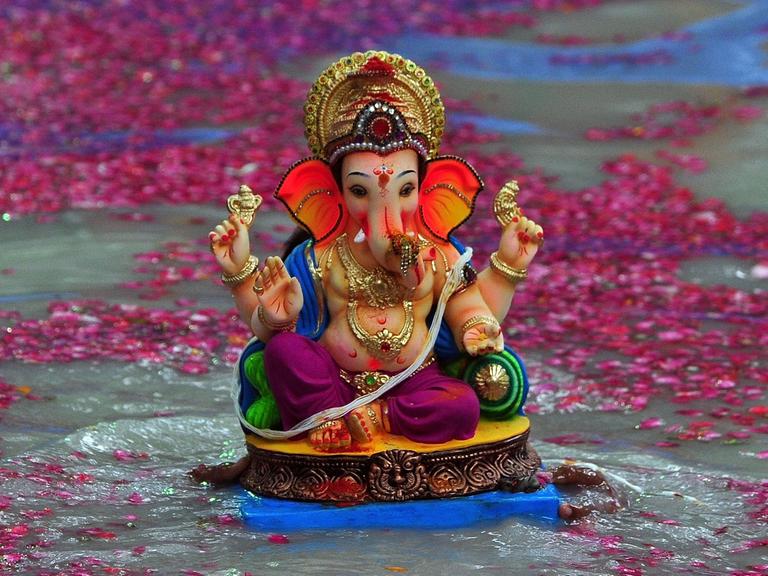 Eine Statue der indischen Gottheit Ganesha