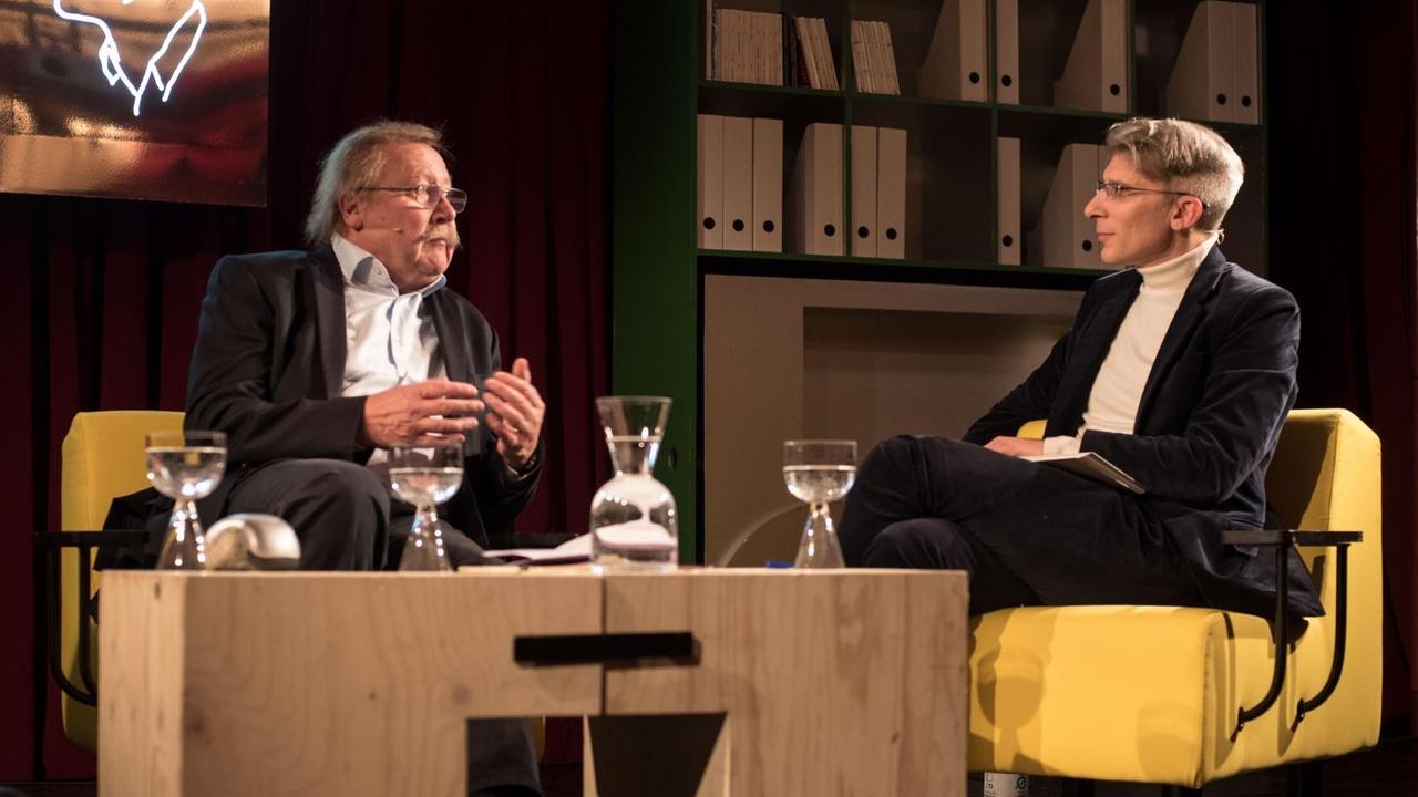 Sloterdijk im Gespräch mit Avanessian in der Volksbühne. Sloterdijk im Gespräch mit Avanessian in der Volksbühne.
